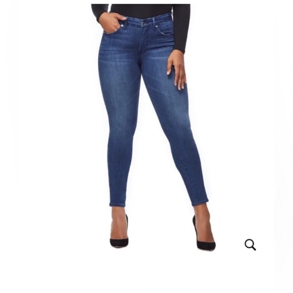 Good American High Rise Cropped Straight Leg Jeans Medium Wash Size 14/18